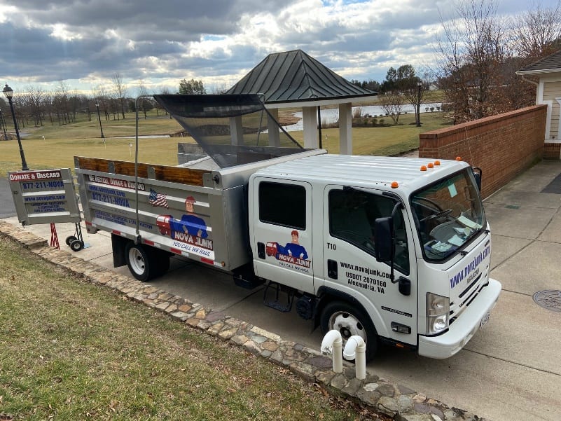 Nova Junk provides junk hauling services to homes and businesses in Clinton, Maryland.